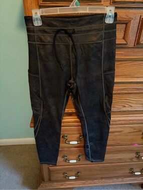 ZYIA Black High-Rise Active Leggings with Side Pockets 6-8 luxe